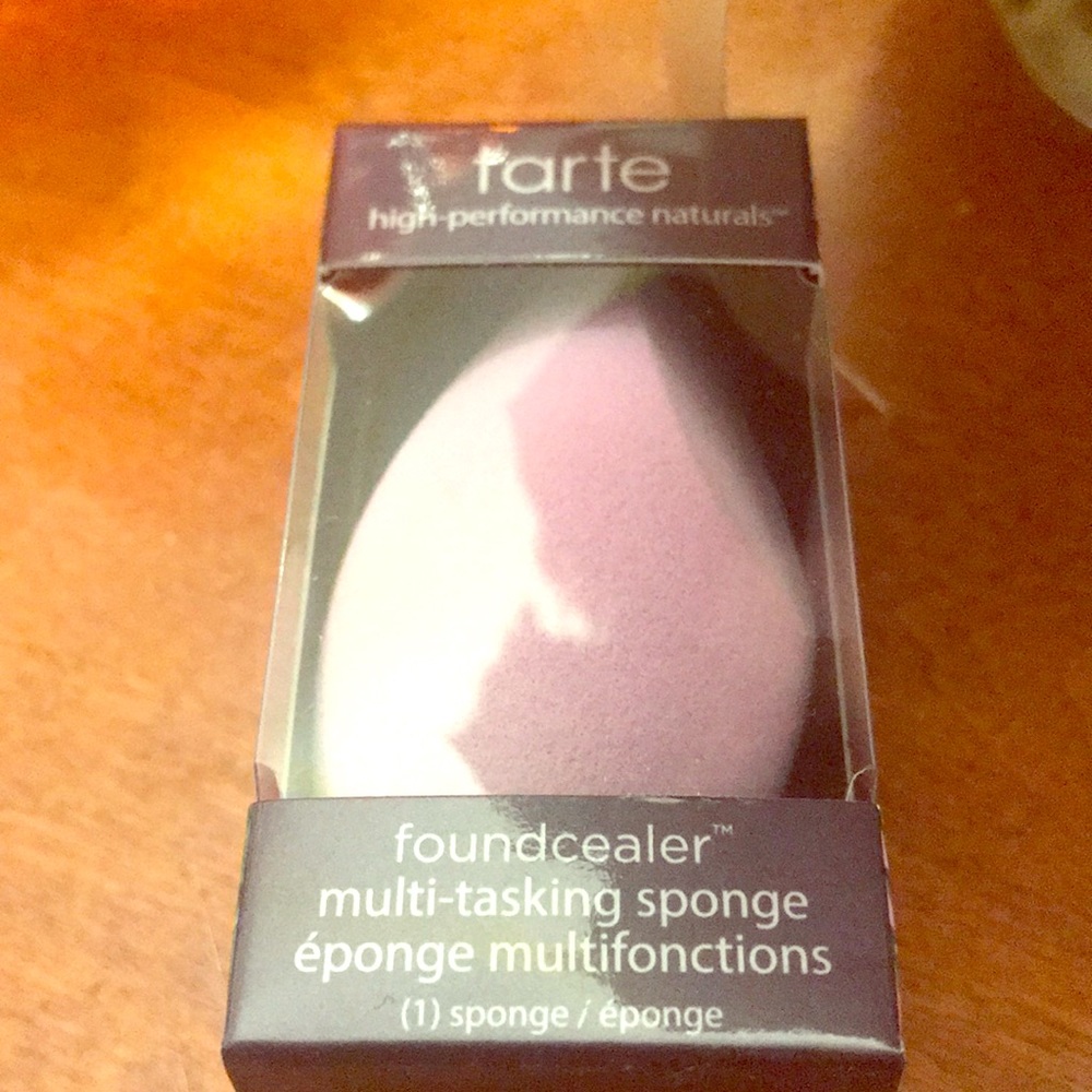 Tarte foundcealer multi-tasking sponge